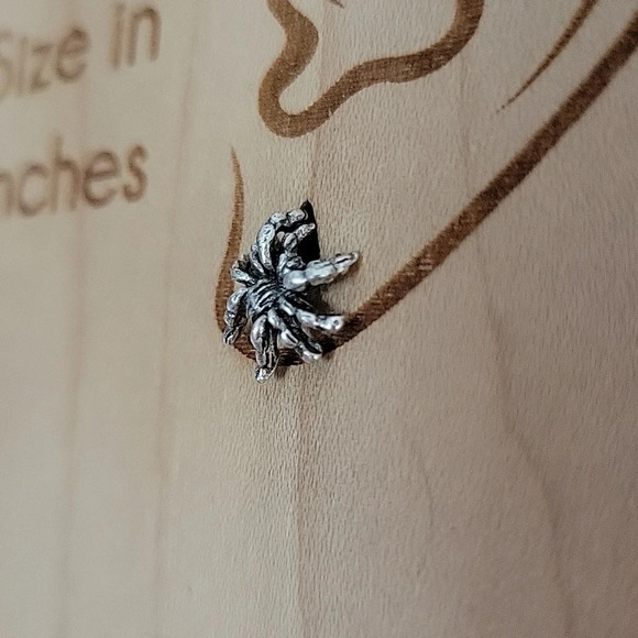 🔥LAST PAIR🔥 Sterling Silver Tarantula Stud Earrings - Picture 4 of 7
